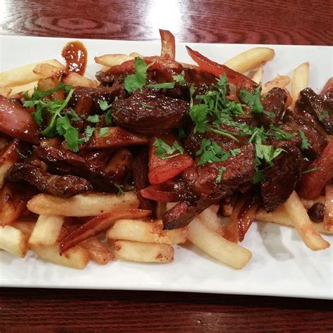 Lomo saltado con arroz