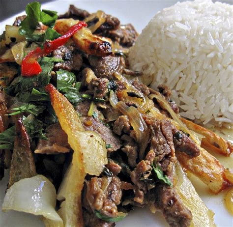 Lomo saltado con arroz