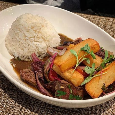 Lomo saltado con arroz