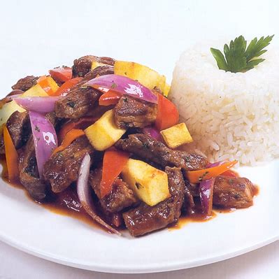 Lomo saltado con arroz