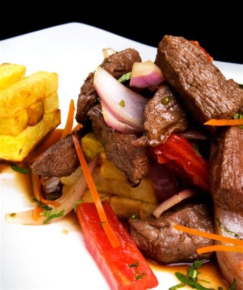 Lomo saltado con arroz