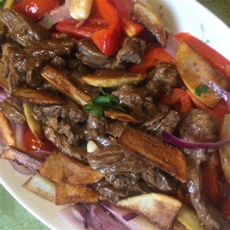 Lomo saltado con arroz