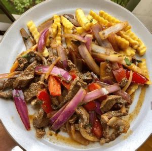 Lomo saltado con arroz