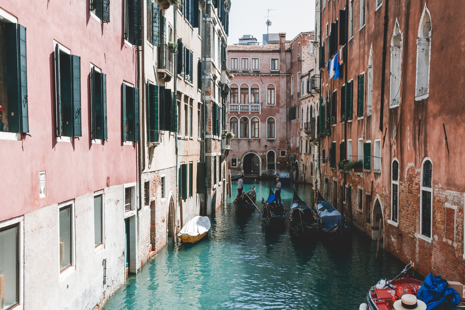 gondolas_on_a_canal_in_venice_italy.png