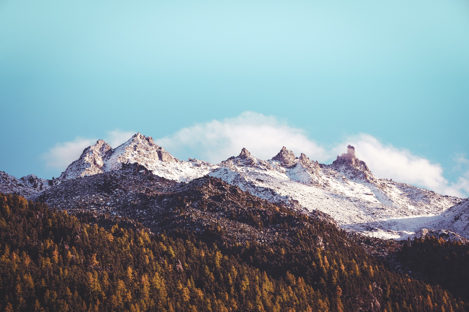 mountain_range_in_the_clouds.png