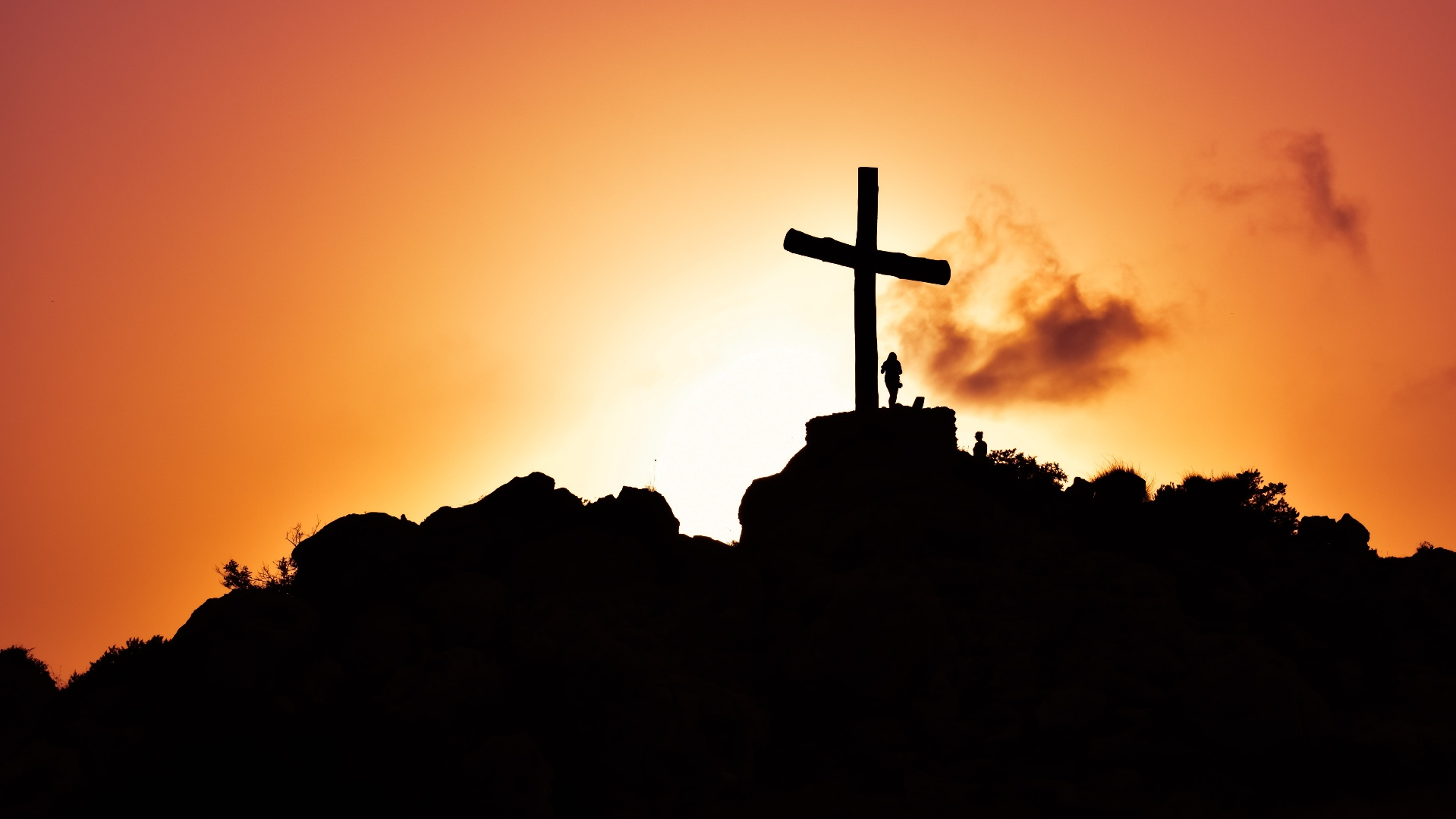 silhouette_of_a_cross_at_sunset.png