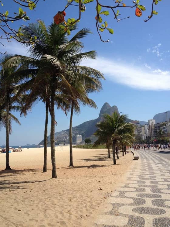 2240px-Praia_de_Ipanema_-_RJ_3.JPG