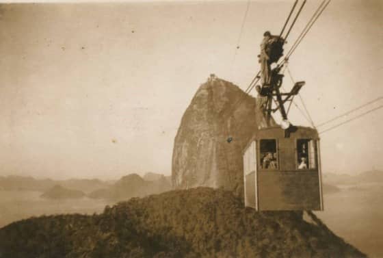 2240px-Bondinho_Rio_1940.jpg