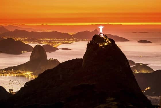 2240px-Amanhecer_no_Rio.jpg