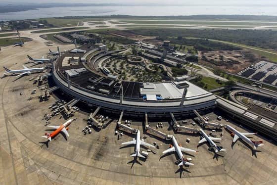 2240px-Aeroporto_galeao_rj_ME.jpg